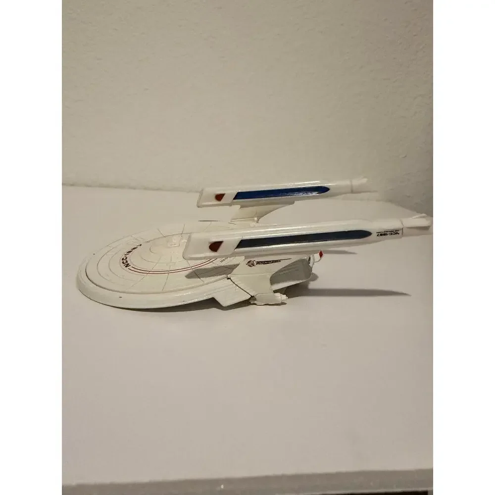 HOT WHEELS STAR TREK SHIP U.S.S. SARATOGA NCC-1867 SHIP No box /No stand